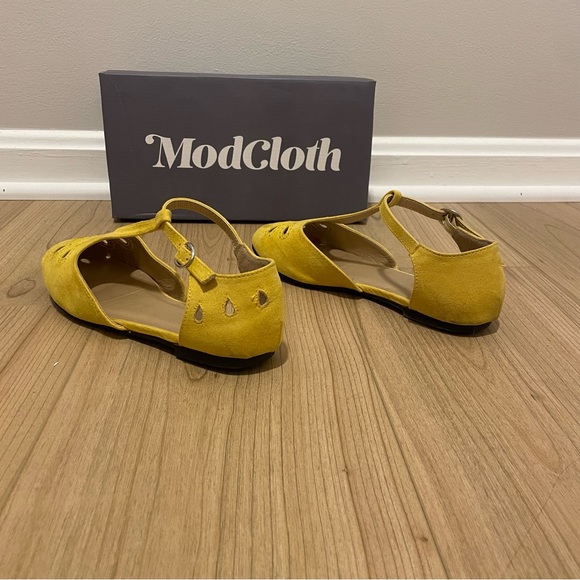 ModCloth Yellow The Zest Is History T-Strap Flats - Size 6 - Picture 9 of 16